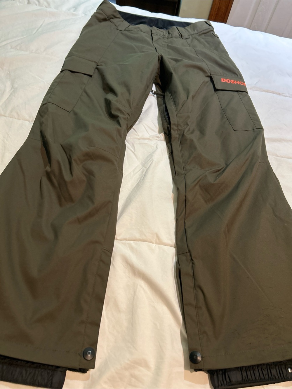 DC  10000 Waterproof Snowboard Ski Pants Mens  M Olive Brown Nylon Insulated